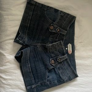 Jean shorts. Size small. No tag